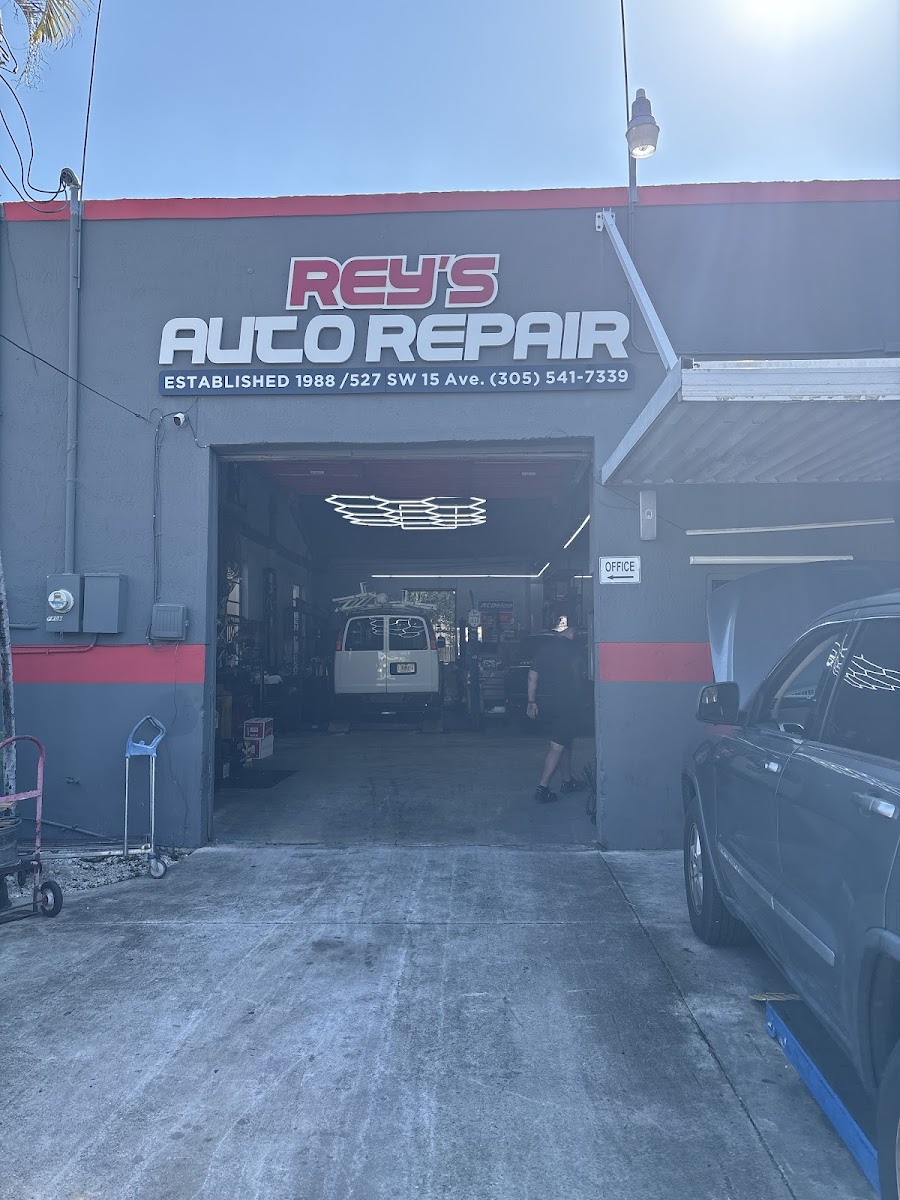 Rey's Auto Repair Shop