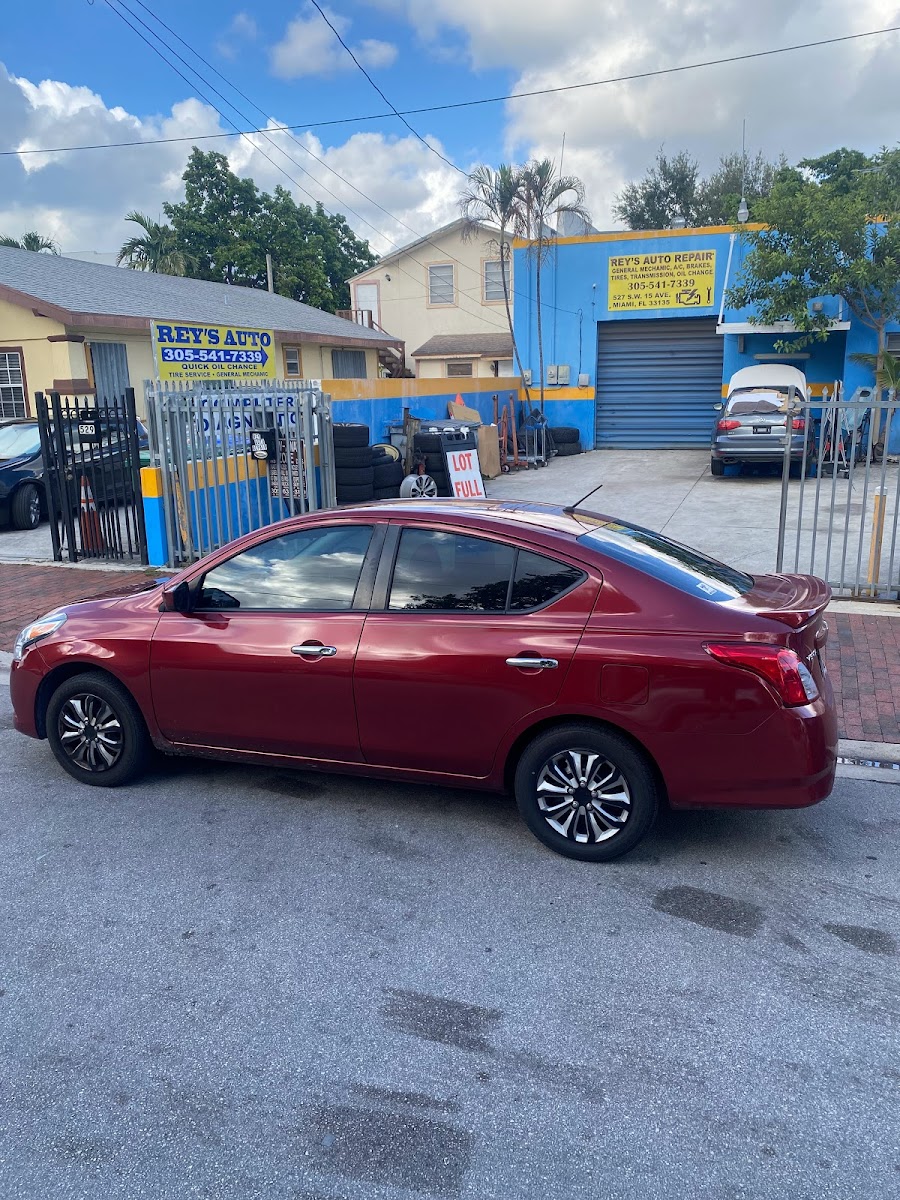 Rey's Auto Repair Shop - photo 5