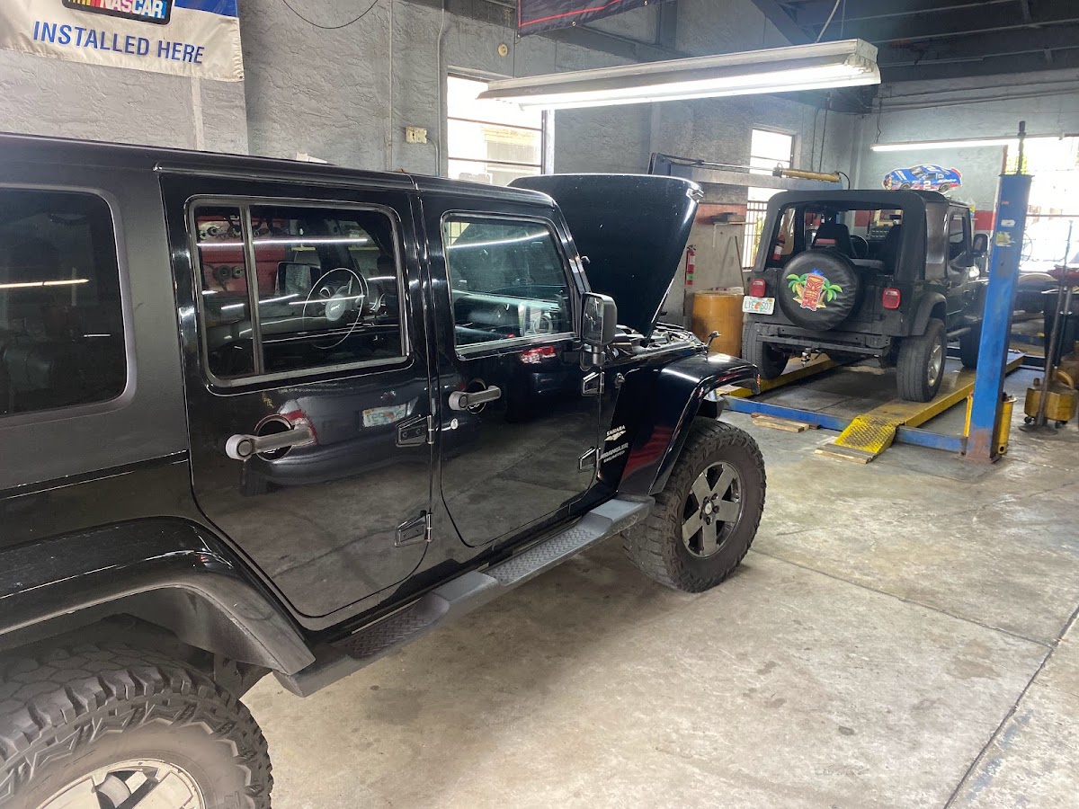 Rey's Auto Repair Shop - photo 6